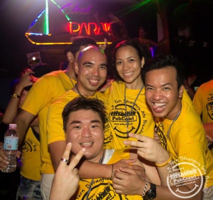 Kenalan baru di Pub Crawl - Wira Asmo