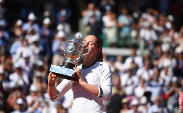 Jelena Ostapenko Juara Roland Garros 2017 - Wira Asmo