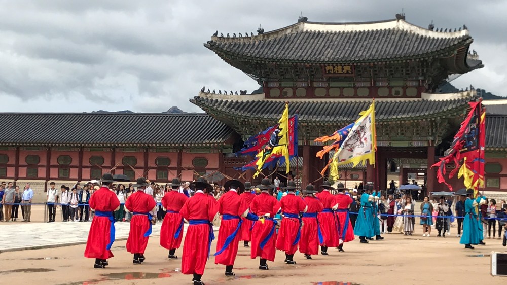 Prosesi Pergantian Penjaga Istana - Changing of the Royal Guard at Gyeongbokgung Palace